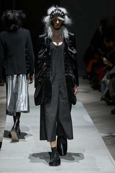 Look 4